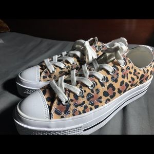 Three In leopard‎ print women’s sneakers sz6